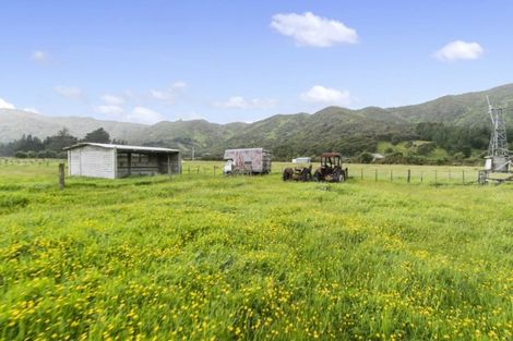 Photo of property in 104 Upper Fitzherbert Road, Wainuiomata, 5373