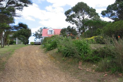 Photo of property in 18 Cory Road, Palm Beach, Waiheke Island, 1081