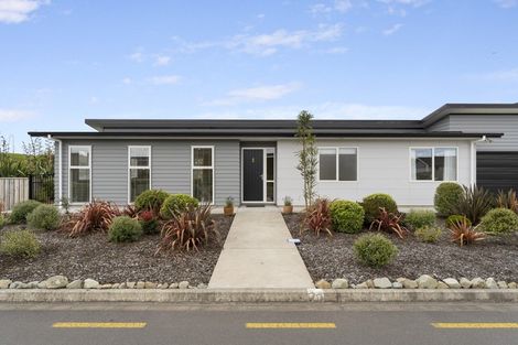 Photo of property in 3 Tapuhikura Street, Waikanae, 5036