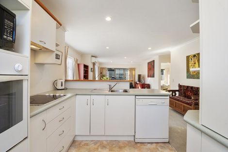 Photo of property in 38 Lakeridge Close, Rangatira Park, Taupo, 3330