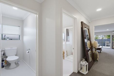 Photo of property in 6 Chadlington Avenue, Henderson, Auckland, 0612