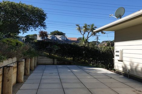 Photo of property in 17 Makiri Street, Helensville, 0800