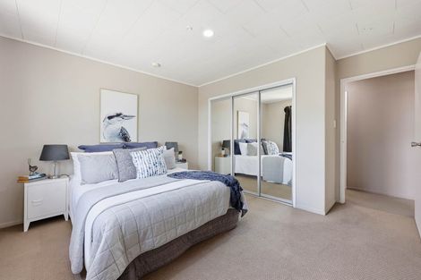 Photo of property in 2 Marvon Downs Avenue, Pakuranga Heights, Auckland, 2010
