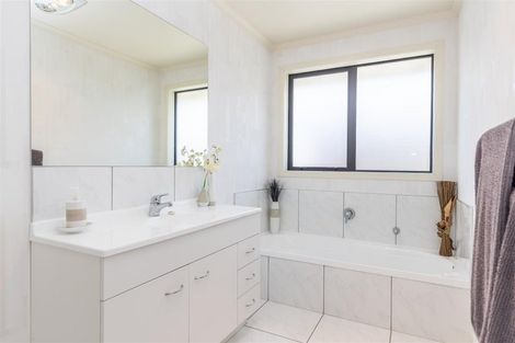 Photo of property in 13 Hadrians Way, Nawton, Hamilton, 3200