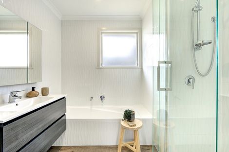 Photo of property in 24 Fairview Street, Fairview Downs, Hamilton, 3214