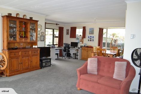 Photo of property in 11 Emlyn Place, Avondale, Christchurch, 8061