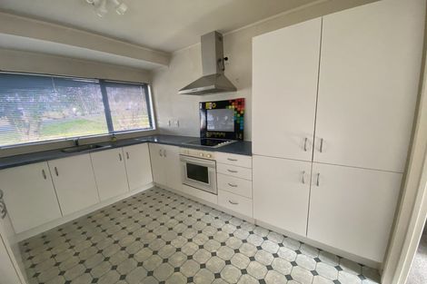 Photo of property in 9 Bridge Avenue, Te Atatu South, Auckland, 0610