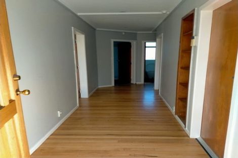 Photo of property in 18 Sarona Avenue, Glen Eden, Auckland, 0602