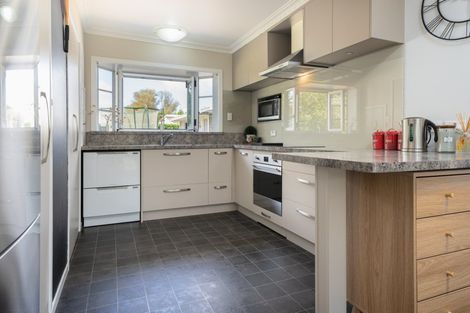 Photo of property in 76 Abergeldie Way, Cambridge, 3493