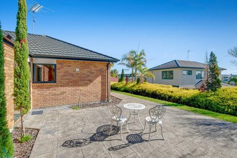 Photo of property in 19 Black Teal Close, Unsworth Heights, Auckland, 0632