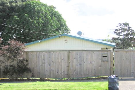 Photo of property in 26 Lavelle Road, Henderson, Auckland, 0612