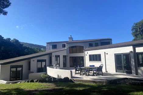 Photo of property in 175 Marine Parade North, Piha, New Lynn, 0772