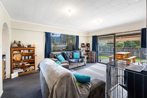 Photo of property in 2/79 Gemstone Drive, Birchville, Upper Hutt, 5018