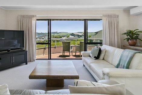 Photo of property in 25 Harvey Street, Waipahihi, Taupo, 3330