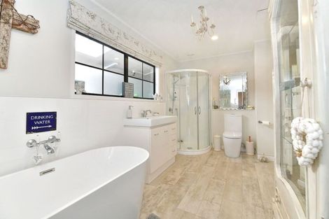 Photo of property in 14a Motuora Road, Manly, Whangaparaoa, 0930