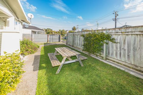 Photo of property in 2 Moore Avenue, Tawhero, Whanganui, 4501