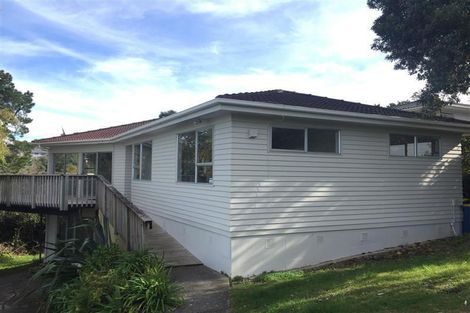 Photo of property in 21 Cheval Drive, Totara Vale, Auckland, 0629