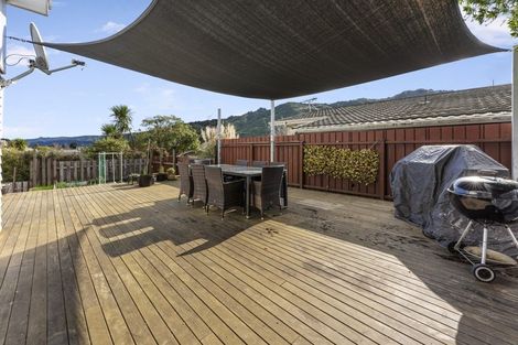 Photo of property in 43 California Drive, Totara Park, Upper Hutt, 5018