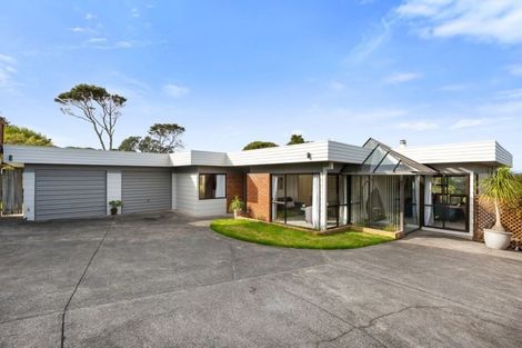 Photo of property in 2/26 Dudding Avenue, Northcote, Auckland, 0627