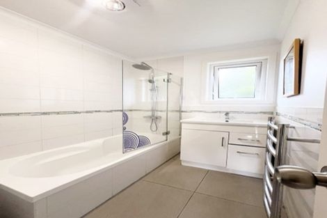 Photo of property in 2/7 Vera Road, Te Atatu South, Auckland, 0610