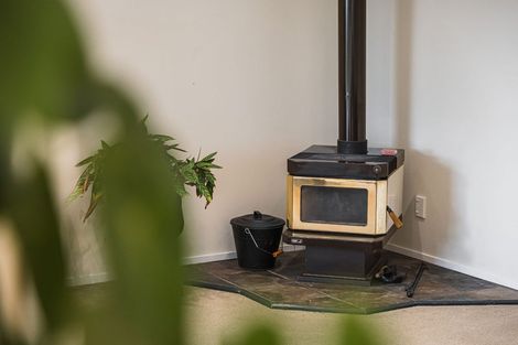 Photo of property in 72 Crows Road, Swanson, Auckland, 0614