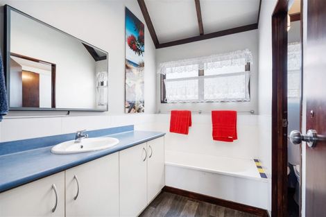 Photo of property in 16 De Havilland Place, Onerahi, Whangarei, 0110