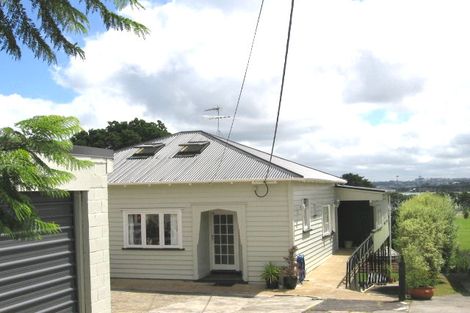 Photo of property in 45 Glen Road, Stanley Point, Auckland, 0624