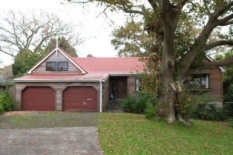 Photo of property in 10 Luplau Crescent, Cockle Bay, Auckland, 2014