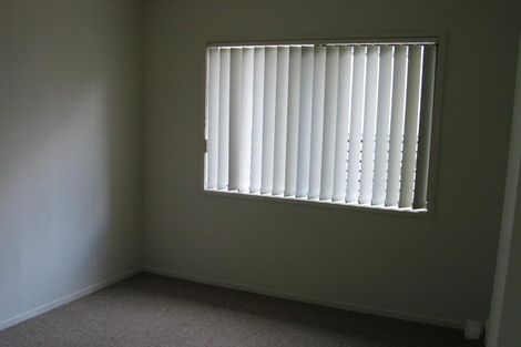 Photo of property in 8 Kayle Glen, West Harbour, Auckland, 0618