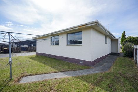 Photo of property in 17 Paisley Street, Kew, Invercargill, 9812