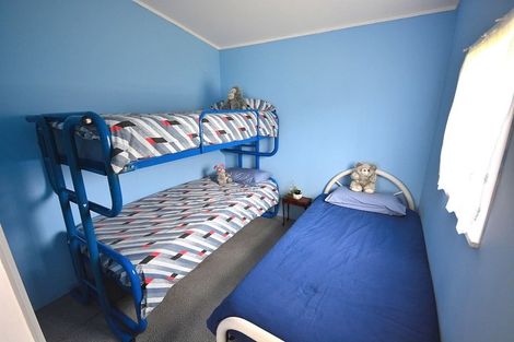 Photo of property in 26 Waimea Road, Waikanae Beach, Waikanae, 5036