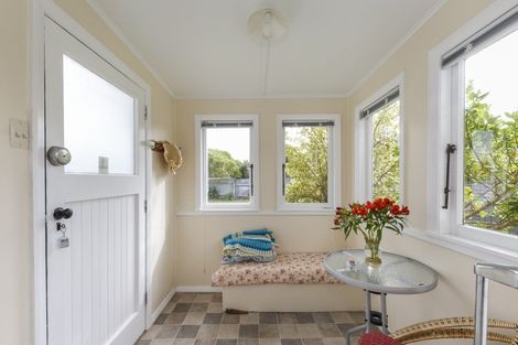 Photo of property in 42 Tweed Street, Roslyn, Palmerston North, 4414