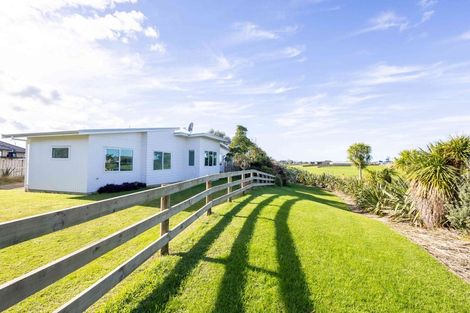 Photo of property in 16 Riverglen Road, Waipu, 0510