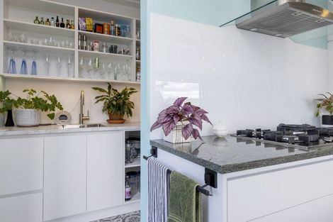 Photo of property in 2 Scenic Heights, Acacia Bay, Taupo, 3330