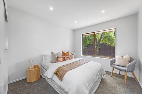 Photo of property in 33 Royal Park Drive, Parklands, Christchurch, 8083