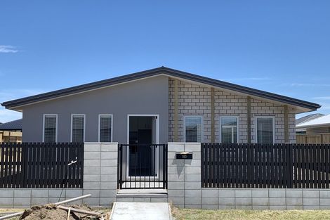 Photo of property in 180 Te Okuroa Drive, Papamoa, 3118