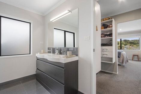 Photo of property in 7 Vantage Place, Omokoroa, 3114