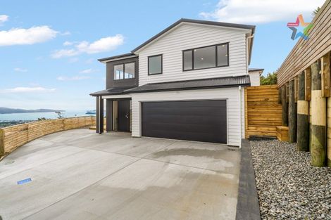 Photo of property in 12 Poto Road, Normandale, Lower Hutt, 5010