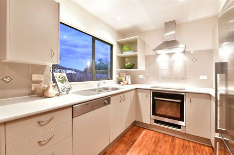 Photo of property in 5a Lillian Place, Orewa, 0931