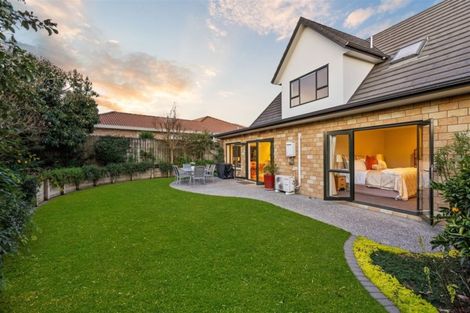 Photo of property in 15 Sandalwood Place, Somerville, Auckland, 2014