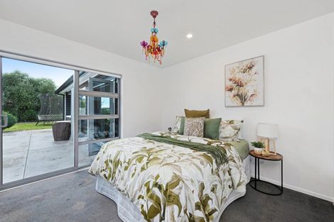 Photo of property in 51 Waikawa Beach Road, Manakau, Levin, 5573