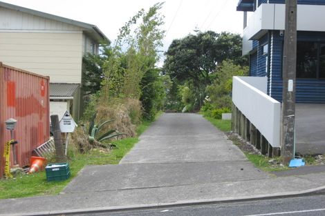 Photo of property in 1278b Whangaparaoa Road, Army Bay, Whangaparaoa, 0930