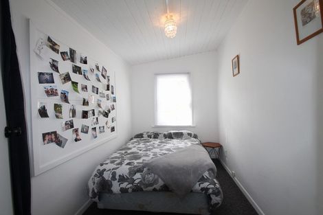 Photo of property in 3 Preston Street, Eltham, 4322