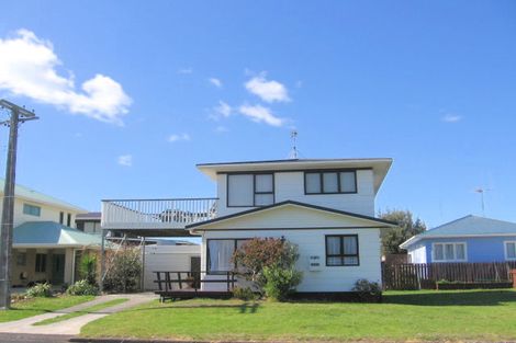 Photo of property in 2 Park Avenue, Waihi Beach, 3611