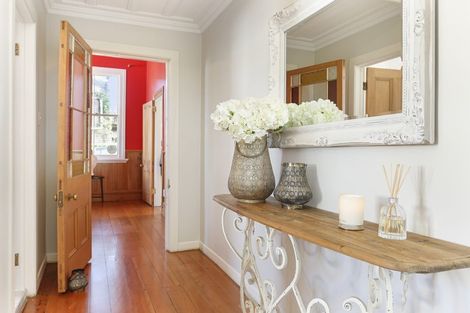 Photo of property in 60 Princes Street, Northcote Point, Auckland, 0627