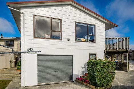 Photo of property in 9 Parkinson Close, Whitby, Porirua, 5024