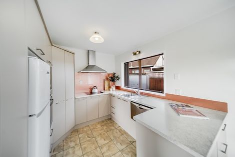 Photo of property in 2/8 Kentigern Close, Pakuranga, Auckland, 2010