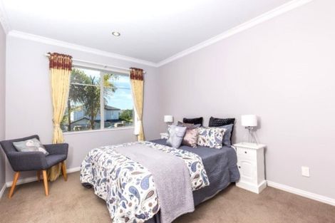 Photo of property in 12 Catlins Place, Fairview Heights, Auckland, 0632