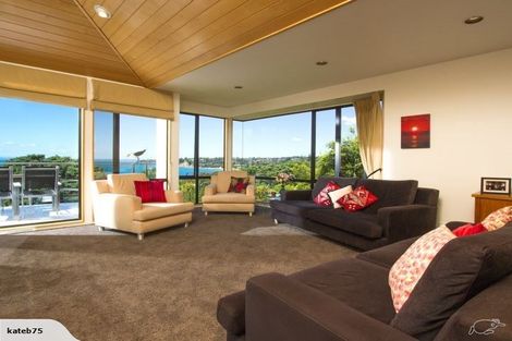 Photo of property in 2/19 Churchill Road, Murrays Bay, Auckland, 0630