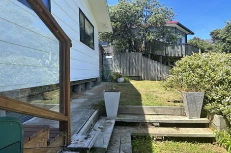 Photo of property in 14 Frances Street, Waikanae Beach, Waikanae, 5036